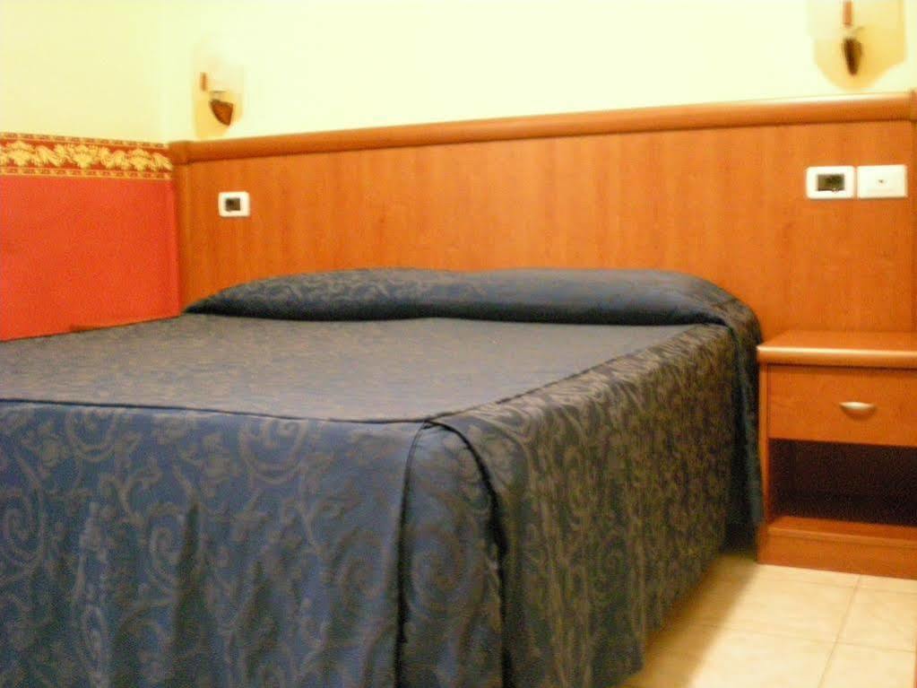 Les Artes Hotel Rome Bagian luar foto